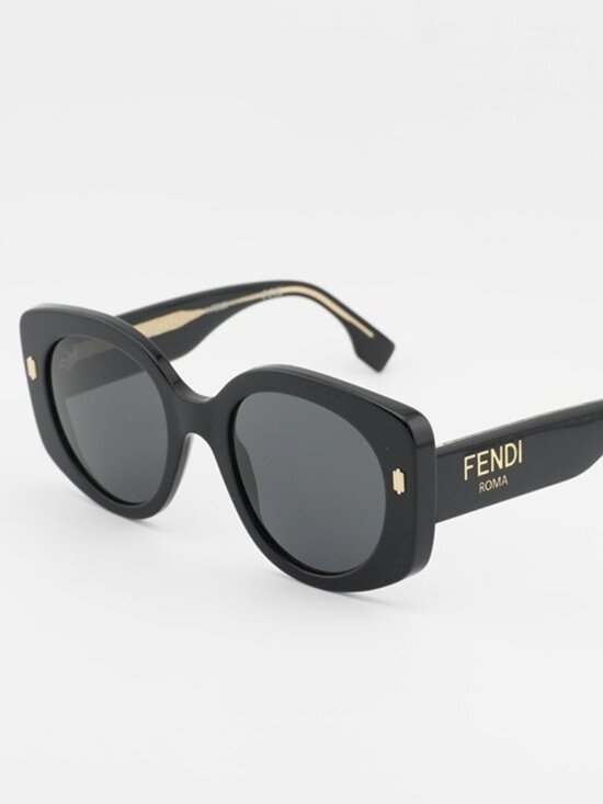 Fendi FE40137I 01A Sunglasses Black Butterfly Frame, Grey Lenses main image 4